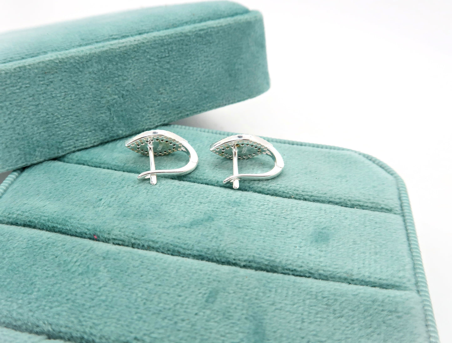 Arete Ojo Turco Zirconias