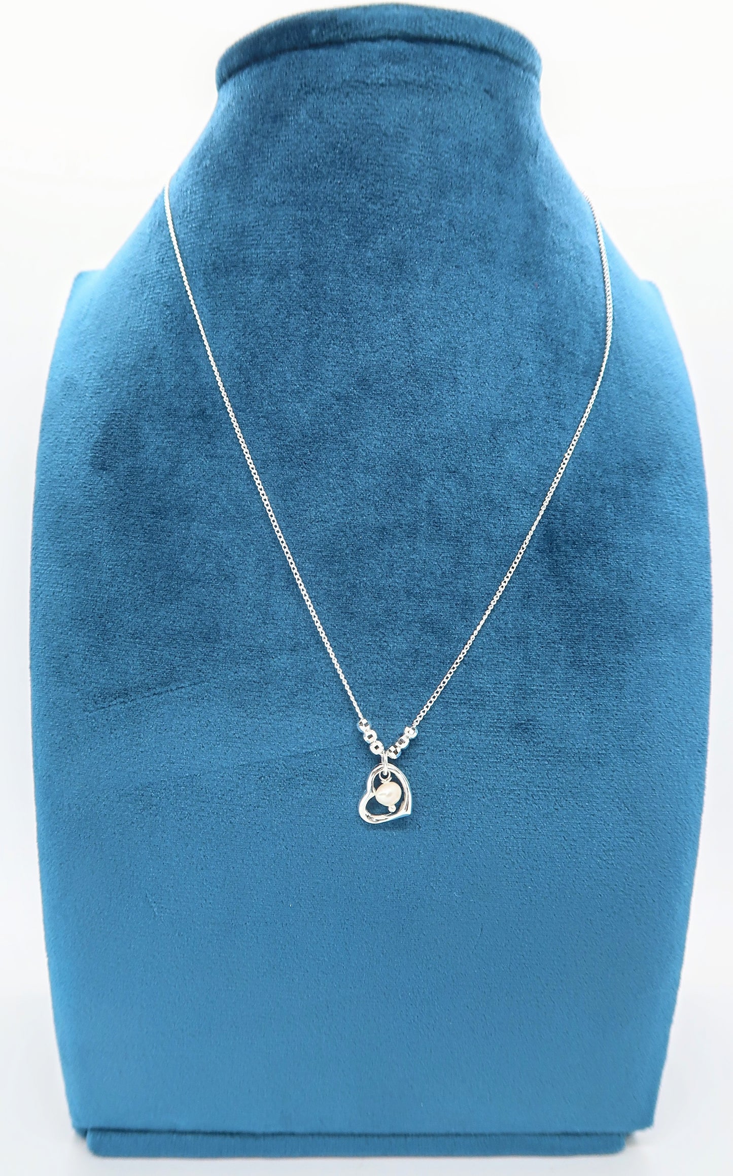 Collar con Dije de Corazon.