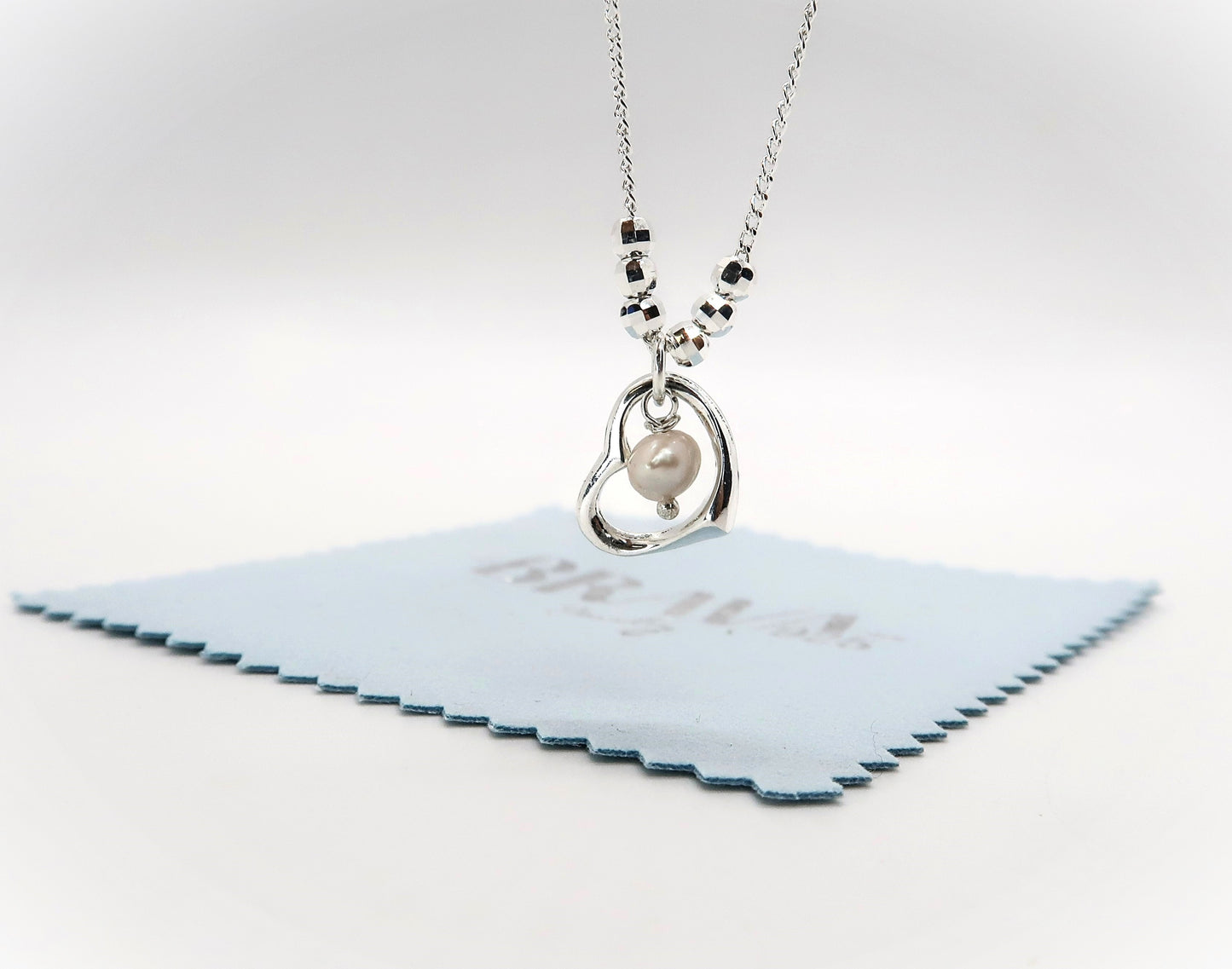 Collar con Dije de Corazon.