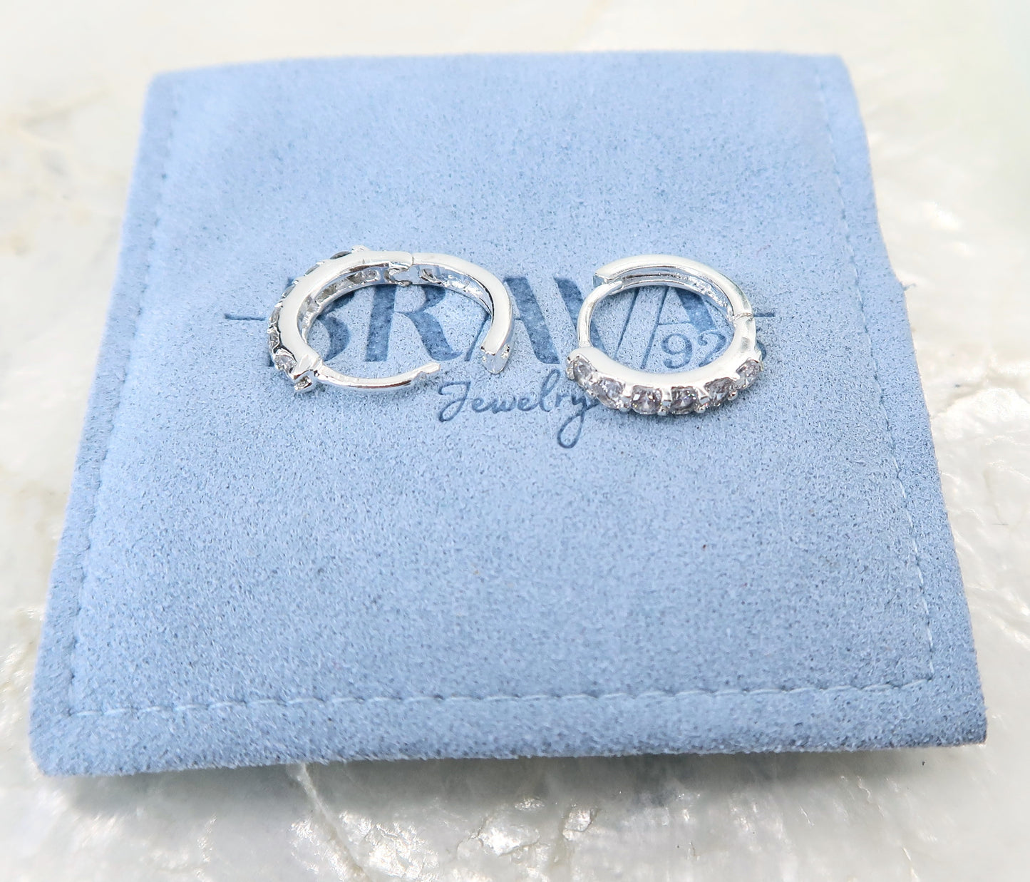 Arete Huggies con Zirconia