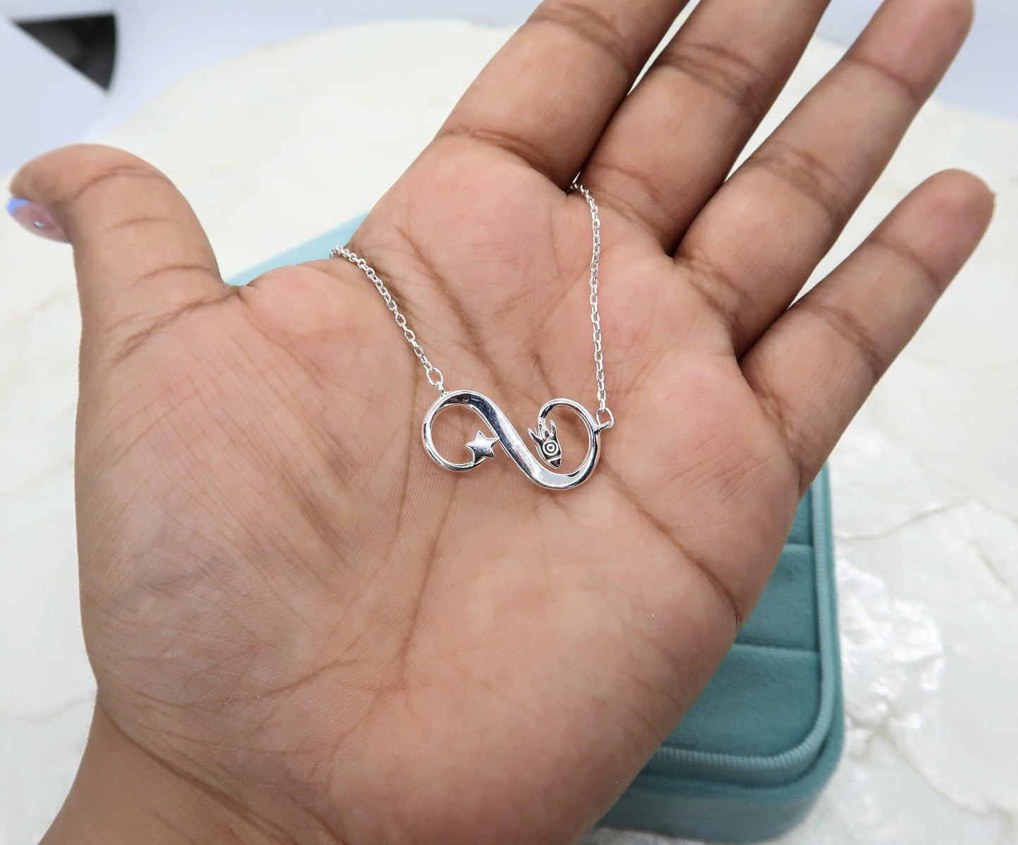 Collar Infinito, Estrella, Cohete